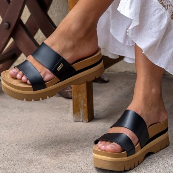 Reef Women’s Cushion Vista Higher Platform Sandals - Picture 1 of 9
